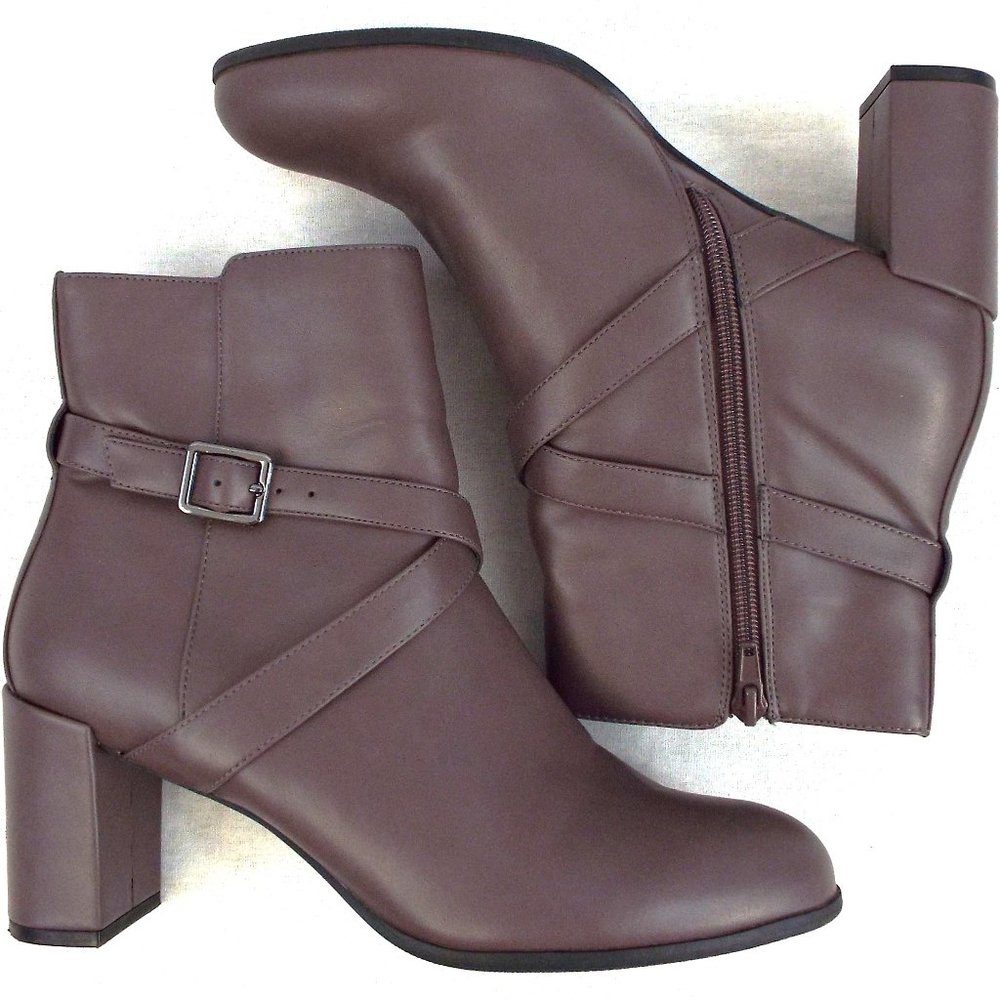 Charles & Keith Mauve Crossover Ankle Boot w/ Side Zip Closure Sz 38 EU (Size 8)